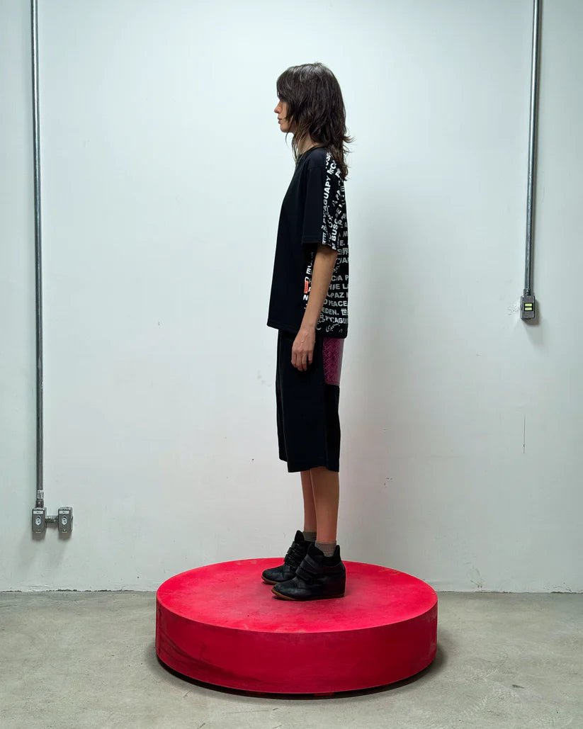 Mad Enlatados Idiomas Tee - Black